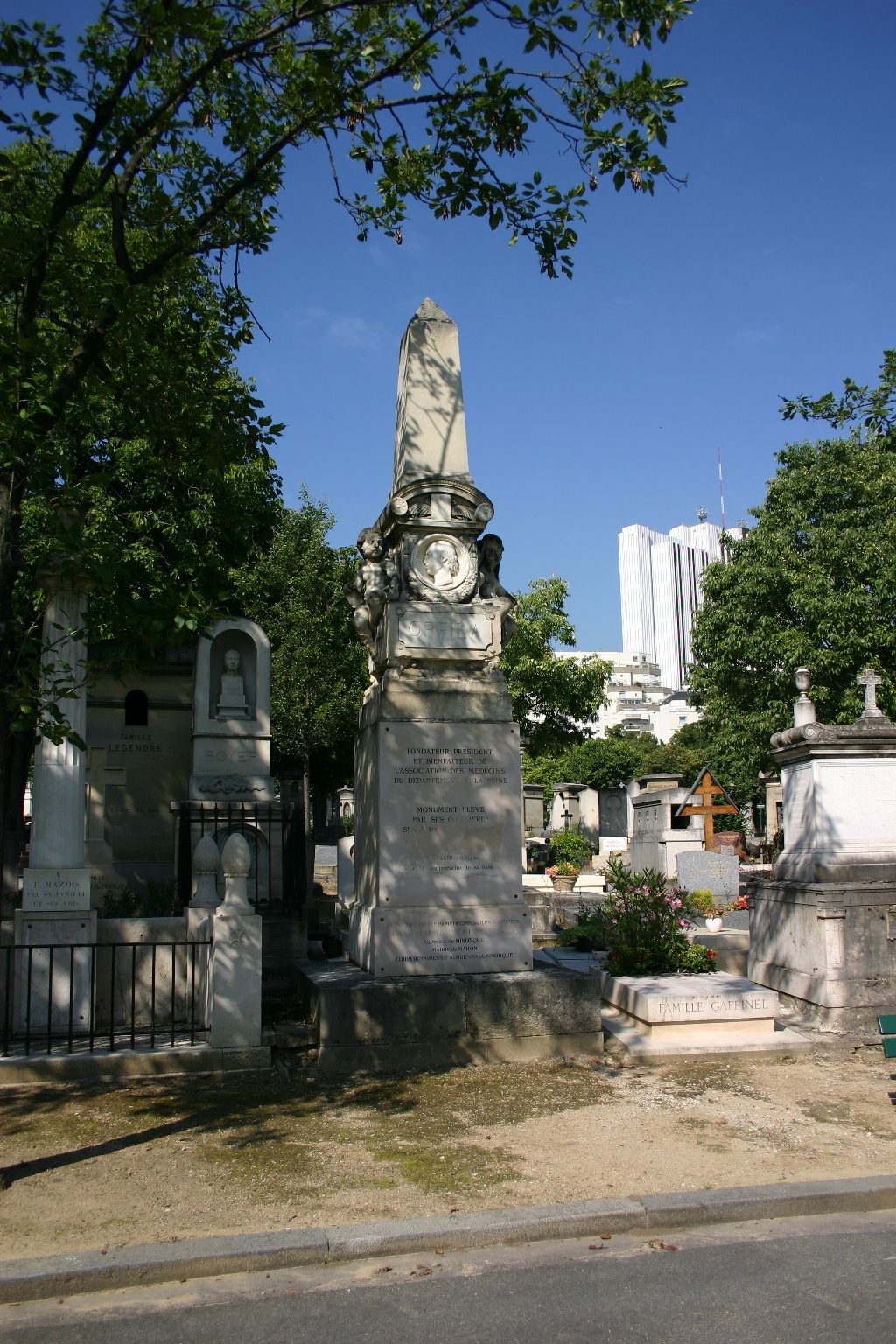 Mathieu Orfila's tomb, Montparnasse Cemetery, Paris (1).JPG